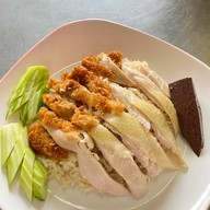 เมนูของร้าน คุณรัตน์ข้าวมันไก่  ก๋วยจั๊บน้ำข้น ก๋วยจั๊บน้ำใส เกาเหลาเลือดหมู สาขา Foodvilla บางระมาด