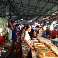 แกงไทยลุงชาป้าหนิง