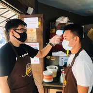 ก๋วยเตี๋ยวเรือลอยลำ อร่อยที่สุดในโลก (หมู่บ้านเสนานิเวศน์ 1)