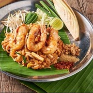 ผัดไทยแม่ทองใบ พญาไท อนุสาวรีย์ชัยสมรภูมิ- รางน้ำ