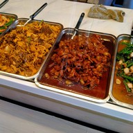 ซุปเปอร์แกง ข้าวแกงใต้ ปั๊มคาลเท็กซ์เจ้าคุณทหาร