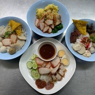 ข้าวหมูแดงคุณอี๊ด