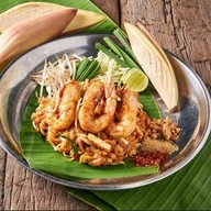 ผัดไทยแม่ทองใบ พญาไท อนุสาวรีย์ชัยสมรภูมิ- รางน้ำ