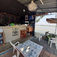 บรรยากาศ ร้านกาแฟ P&t Valentine's Coffee