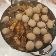 เนื้อตุ๋น อภิรมย์