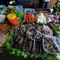 ยำพี่เรือ ส้มตำ ยำ ตลาดสดศุภฤกษ์