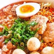 นางฟ้าบะหมี่เกี๊ยว+อาหารตามสั่ง+ข้าวหมูแดงหมูกรอบ