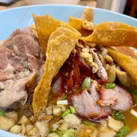 เมนูของร้าน เปาเปาหมี่หยกเป็ดย่าง ถนนปุณกัณฑ์
