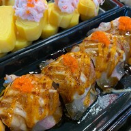 Yuri Sushi ปั้นคำ ตลาดนัดสิริมงคล