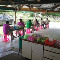 บรรยากาศ ข้าวแกงจี้แดงครัวใต้