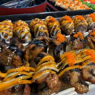 Yuri Sushi ปั้นคำ ตลาดนัดสิริมงคล