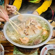 กุ๊กไก่ 6 หมูกระทะ