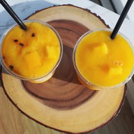 เมนูของร้าน Make Me Mango สาขา ถนนเพชรบุรีตัดใหม่