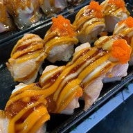 Yuri Sushi ปั้นคำ ตลาดนัดสิริมงคล