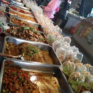 แกงไทยลุงชาป้าหนิง
