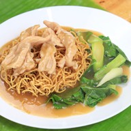 เมนูของร้าน 4 แยก 3 ย่าน ราดหน้าหมูนุ่ม