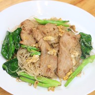 4 แยก 3 ย่าน ราดหน้าหมูนุ่ม