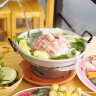 ตันหยงหมูกระทะ ณ วังน้ำเขียว