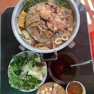 ตันหยงหมูกระทะ ณ วังน้ำเขียว