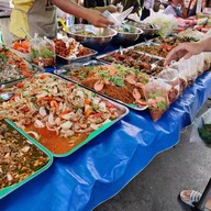 หน้าร้าน ข้าวแกง (ตลาดนัดวังหิน41)