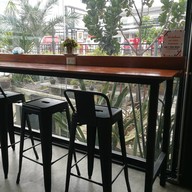 บรรยากาศ Present Simple Cafe