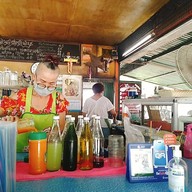 ร้านน้ำส้มป้าน้อง สวนสุขภาพ