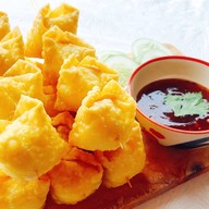 เมนูของร้าน Moka  on Earth ข้าวกระเพราแซ่บ+เครื่องดื่ม
