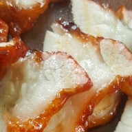 [ เอเชียบะหมี่เกี๊ยวหมูย่างอบน้ำผึ้ง ]