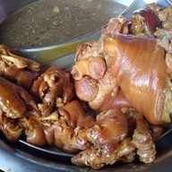 ข้าวขาหมูน้ำแดง