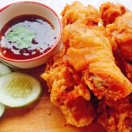 Moka  on Earth ข้าวกระเพราแซ่บ+เครื่องดื่ม