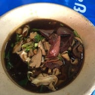 เมนูของร้าน ก๋วยเตี๋ยวเป็ดตุ๋น-เป็ดพะโล้ยาจีน เจ้าเก่า 42 ปี รสเด็ด
