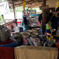 ร้านก๋วยเตี๋ยวท่าเรือป้าติ๊ด