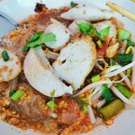 ลิ้ม เหลา ลูกชิ้นปลาสด รามอินทรา