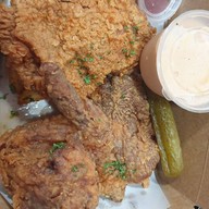 เมนูของร้าน Henryfry Fried Chicken ไก่ทอด เจริญกรุง
