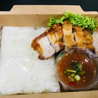 แซ่บ-วะ-ซั่น (Zab-Wa-Zan) - หมูทอด ตามสั่ง