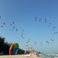 ริมชายหาดชะอำ