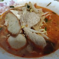 เมนูของร้าน ก๋วยเตี๋ยวเรือขึ้นบก (ตลาดบางบัวทอง)