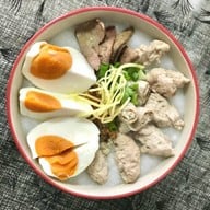 หมูปิ้งสูตรโบราณ & โจ๊กหมู ชูใจ - ถนนประชาสงเคราะห์