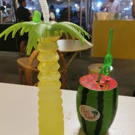 BarNom Cafe(บาร์นมคาเฟ่) ตลาดเดินเล่น ตรงข้ามเดอะมอลท่าพระ