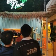 BarNom Cafe(บาร์นมคาเฟ่) ตลาดเดินเล่น ตรงข้ามเดอะมอลท่าพระ