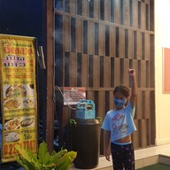 ร้านอาหารผึ้งหลวง