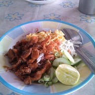 เมนูของร้าน ข้าวคลุกกะปิ ป้าเฉื่อย