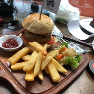 เมนูของร้าน Monkey Hill Bistro & Bar Khao Sam Muk