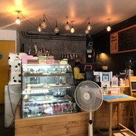 บรรยากาศ TAJONG by…FOLLOW ME - dessert & coffee (Halal food) TAJONG by…FOLLOW ME - dessert & coffee (ฟอลโล่ว์ มี)