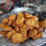 เมนูของร้าน ลูกชิ้นภูเก็ต (บางเหนียว เจ้าเก่า) ซอยต้นโพธิ์ บางเหนียว
