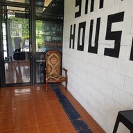 บรรยากาศ Safe House Cafe : The Hideaway Theory