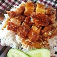 สังวาลย์หมูกรอบ