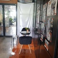 บรรยากาศ Safe House Cafe : The Hideaway Theory