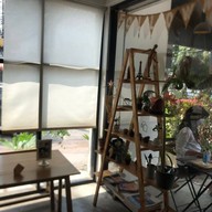 บรรยากาศ TAJONG by…FOLLOW ME - dessert & coffee (Halal food) TAJONG by…FOLLOW ME - dessert & coffee (ฟอลโล่ว์ มี)