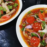 ชลหญิงส้มตำแซ่บไก่ทอด บางซื่อ